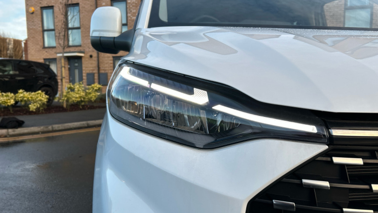 Ford Tourneo Custom 320 L1 Diesel Fwd 2.0 EcoBlue 136ps H1 Titanium 8 seater Auto